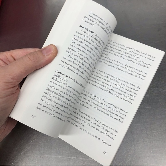 Before We Were Free by: Julia Alvarez, paperback book - Picture 4 of 5